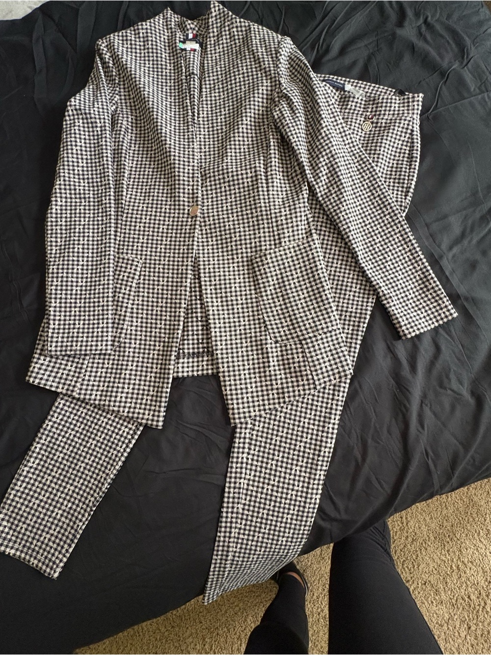 Tommy Hilfiger Navy and Beige/Tan Checked Suit Set